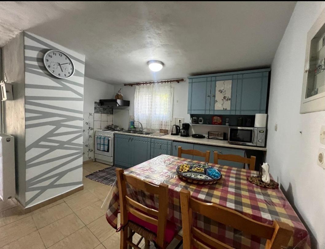 George House Apartment *